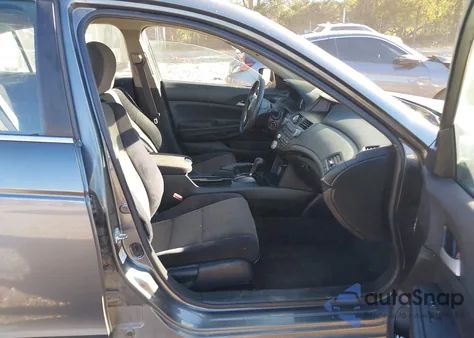 2008 Honda Accord 2.4 Lx z USA, uszkodzony, nr VIN 1HGCP263X8A128565